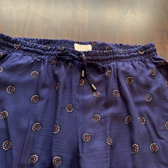 Dept222 rayon elastic drawstring pants, size petite medium., inseam 27.5”. Navy - Picture 2 of 4